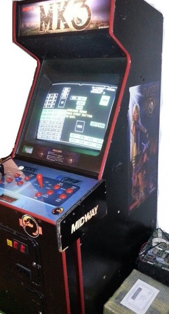mortal kombat 2 kast die geconverteerd is naar 3. Wordt weer een mortal kombat 2 kast